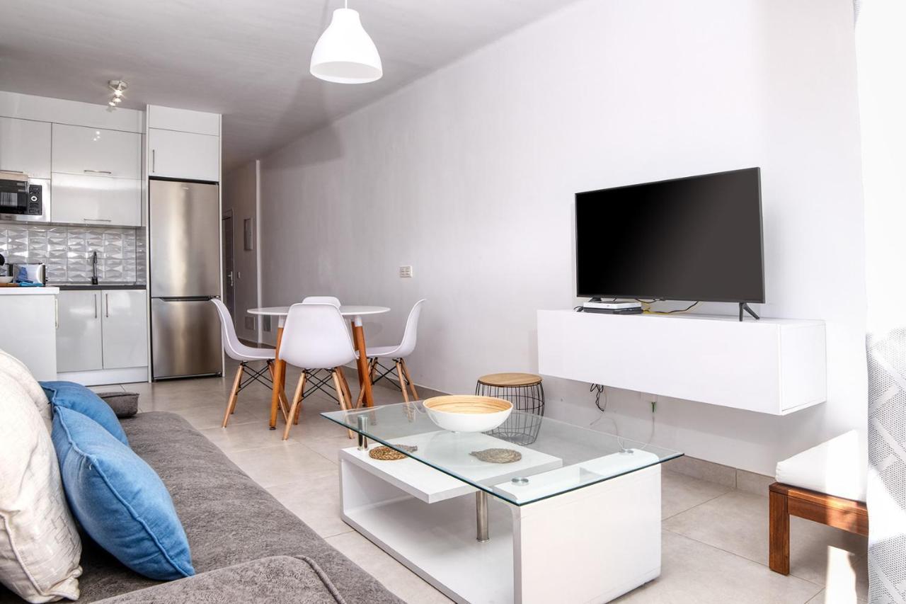 Sunset View Modern Private Poolside Apartment Costa Teguise Εξωτερικό φωτογραφία